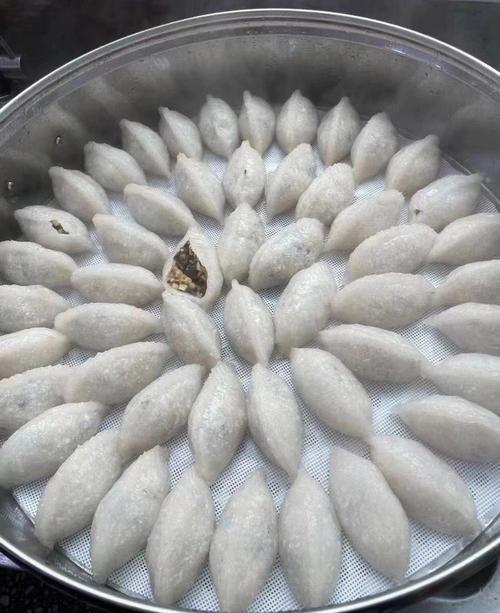 梅州客家人有种相当有特色的美食叫黄粄,是怎么制作的,地方特色菜做法 健康建议 梅州客家人有种相当有特色的美食叫黄粄,是怎么制作的,地方特色菜做法 梅州客家人有种相当有特色的美食叫黄粄,是怎么制作的,地方特色菜做法 健康建议