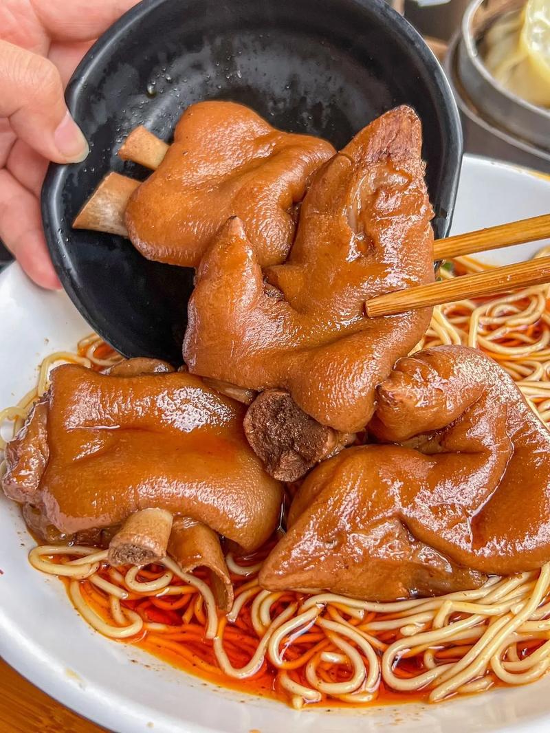 猪脚面的做法及配料,猪脚面是哪里的美食 健康建议 猪脚面的做法及配料,猪脚面是哪里的美食 猪脚面的做法及配料,猪脚面是哪里的美食 健康建议
