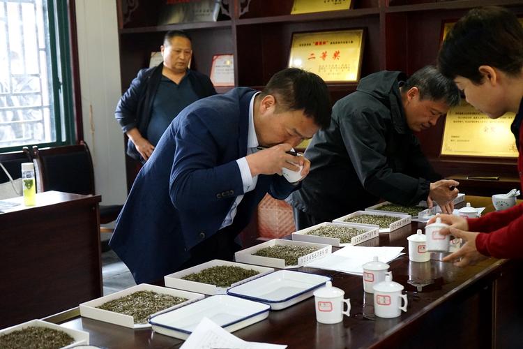 如何假装自己是个茶行家,小吃品鉴会 健康建议 如何假装自己是个茶行家,小吃品鉴会 如何假装自己是个茶行家,小吃品鉴会 健康建议